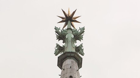 Das Leitmotiv der Kulturstiftung ist der Stern von Bethlehem auf dem Vierungsturm des Kölner Doms. / © Beatrice Tomasetti (DR)