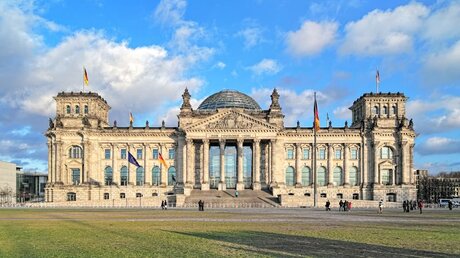 Das Reichstagsgebäude in Berlin / © Mikhail Markovskiy (shutterstock)