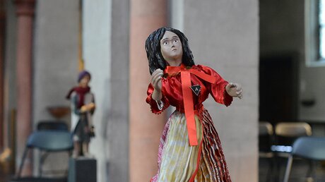 Das Roma-Mädchen Crina - aus jüngerer Zeit - steht symbolisch für die vielen ausgegrenzten Armutsflüchtlinge. / © Beatrice Tomasetti (DR)