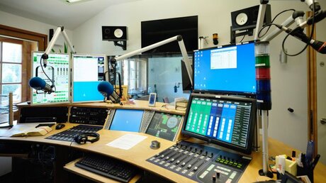 Das Studio von Radio Horeb am 23. September 2021 in Balderschwang / © Dieter Mayr (KNA)