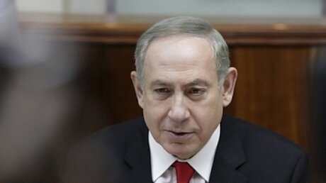 Der israelische Ministerpräsident Benjamin Netanjahu / © Dan Balilty (dpa)