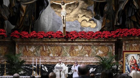 Der Papst feierte die Christmette in der Basilika St. Peter / © Vincenzo Pinto (dpa)