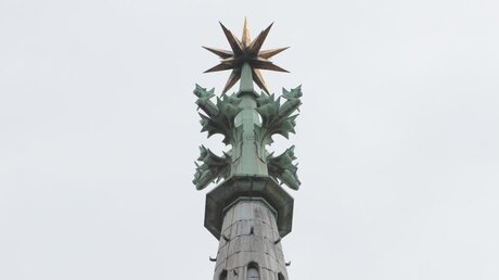 Der Stern von Bethlehem befindet sich seit 1860 auf der Turmspitze. / © Beatrice Tomasetti (DR)