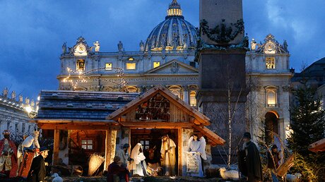 Die Krippe auf dem Petersplatz am 20. Dezember 2019 im Vatikan / © Paul Haring/CNS Photo (KNA)