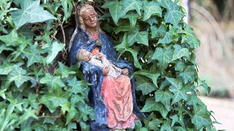 Die Stille aushalten - auch im Garten des Klosters möglich (Maria Frieden)