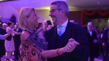 Dieses Paar hat sichtlich Freude am Standard-Tanzen / © Beatrice Tomasetti (DR)