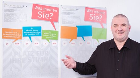 Dr. Werner Kleine stellt die Umfrage vor / © Christoph Schönbach (privat)