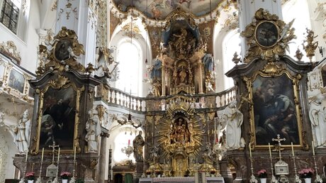 Ein Blick in die Andechser Wallfahrtskirche (DR)