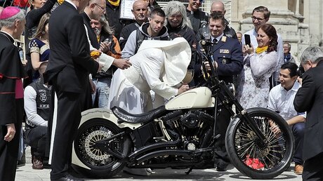 Ein Harley für den Papst (dpa)