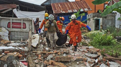 Erdbeben in Indonesien / © Azhari Surahman/AP (dpa)