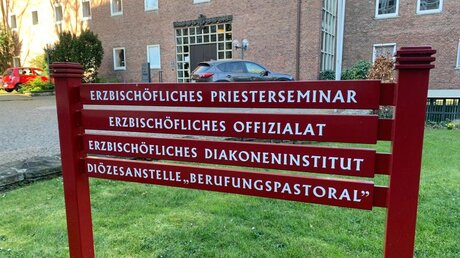 Erzbischöfliches Priesterseminar in der Kardinal-Frings-Straße / © Alexander Foxius (DR)