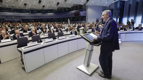 Filippo Grandi, Hoher Flüchtlingskommissar der Vereinten Nationen, spricht bei der "Syrien-Konferenz" in Brüssel / © Thierry Roge (dpa)