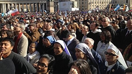 Katholiken aus der ganzen Welt in Rom (DR)