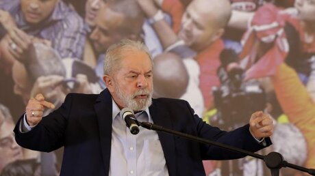 Gerichtshof hebt Verurteilung von Ex-Präsident Lula da Silva auf / © Andre Penner/AP (dpa)