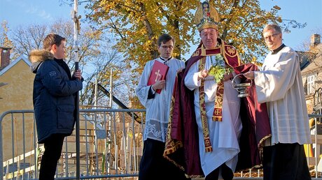 Während einer liturgischen Feier wurde der Grundstein von Bischof Bernt Eidsvig (Oslo) gesegnet  (Bonifatiuswerk)