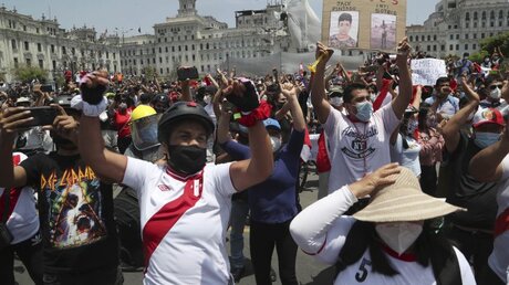 Heftige Unruhen in Peru / © Martin Mejia/AP (dpa)