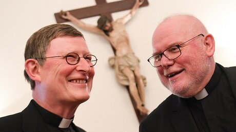 Kardinal Woelki und Kardinal Marx (r.) / © Arne Dedert (dpa)