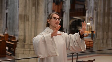 Ihrem Kirchenmusikstudium schließt Anna Goeke nun noch ein weiteres Studium der Chorleitung an. / © Beatrice Tomasetti (DR)