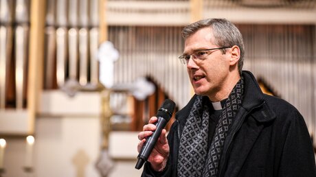 Bischof Heiner Wilmer / © Harald Oppitz (KNA)