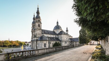Außenansicht des Doms in Fulda / © Julia Steinbrecht (KNA)