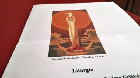 Blatt mit dem liturgischen Ablauf der Professfeier / © Sr. Emmanuela (privat)