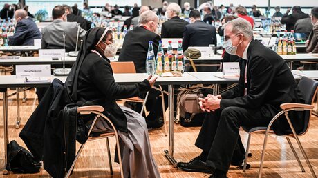 Eindrücke der dritten Synodalversammlung in Frankfurt / © Julia Steinbrecht (KNA)