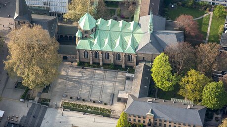 Essener Domkirche mit Burgplatz aus der Luft / © Achim Pohl (Bistum Essen)