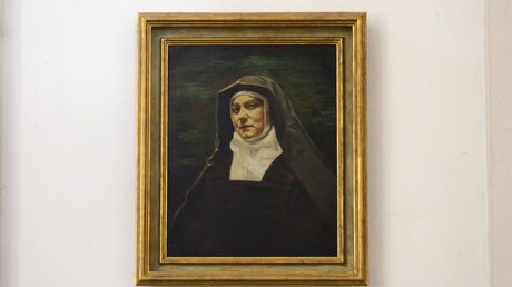 Im Kölner Karmel hängt ein Porträt von Edith Stein, der Ordensfrau Teresia Benedicta a cruce / © Beatrice Tomasetti (DR)