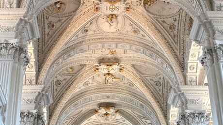 Blick in das barocke Gewölbe von St. Andreas in Düsseldorf / © Beatrice Tomasetti (DR)
