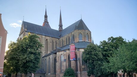 Kirche Sankt Marien in Rostock am 31. August 2022. / © Nicola Trenz (KNA)