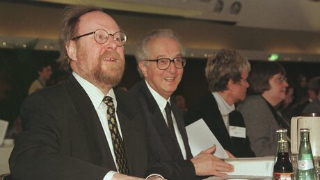 Wolfgang Thierse bei der Vollversammlung des Zentralkomitees der deutschen Katholiken 1998 in Bonn (KNA)