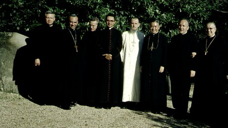 Mitglieder der Fraternität der Kleinen Bischöfe (rechts im Bild: Weihbischof Julius Angerhausen) / © Julius Angerhausen / Bistumsarchiv Essen