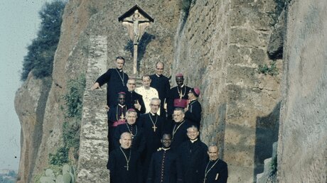 Mitglieder der Fraternität der Kleinen Bischöfe (unten links: Weihbischof Julius Angerhausen) / © Julius Angerhausen / Bistumsarchiv Essen