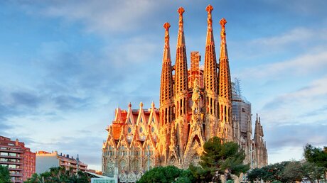 Sagrada Familia im Sonnenlicht / © TTstudio (shutterstock)