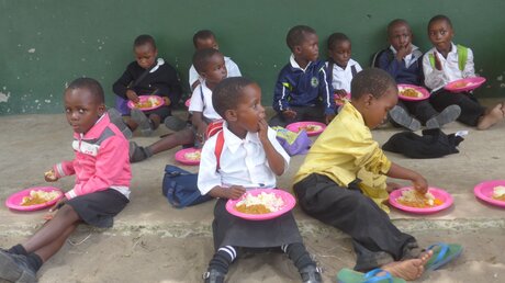 Marys Meals finanziert Schulessen in den ärmsten Ländern / © anela.k (shutterstock)
