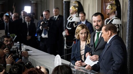Giorgia Meloni, Matteo Salvini und Silvio Berlusconi (v.l.n.r.) / © Alessia Pierdomenico (shutterstock)
