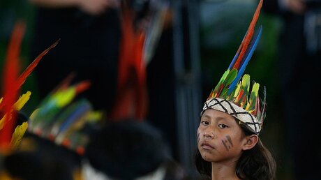Indigenes Mädchen / © Paul Haring (KNA)