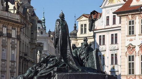 Jan-Hus-Denkmal in der Prager Innenstadt / © Michael Merten (KNA)