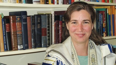 Jasmin Andriani, Stipendiatin des Abraham Geiger Kollegs für Rabbinerstudierende / © Nina Schmedding (KNA)