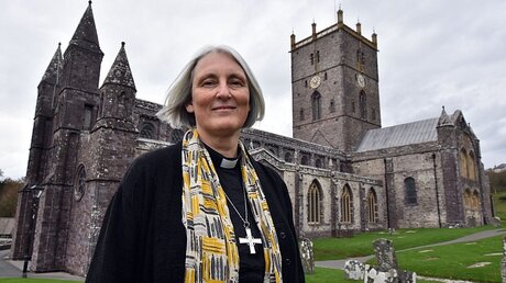 Joanna Penberthy, Priesterin der anglikanischen Kirche in Wales / © Martin Cavaney (KNA)