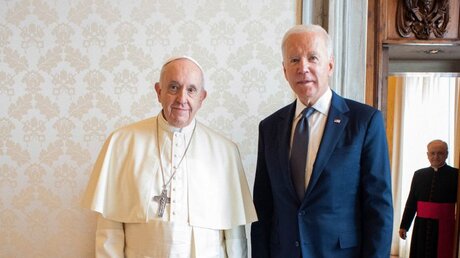 Joe Biden und Papst Franziskus / © Romano Siciliani (KNA)