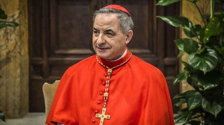Kardinal Giovanni Angelo Becciu 2018 im Vatikan / © Stefano Dal Pozzolo/Romano Siciliani (KNA)