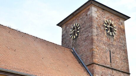 Kirchturm der Jakobskirche in Herxheim / © Uwe Anspach (dpa)