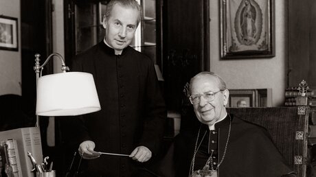 Rom 1991: Monsignire Alvaro del Portillo und Monsignore Javier Echevarria (l.) / © KNA (KNA)