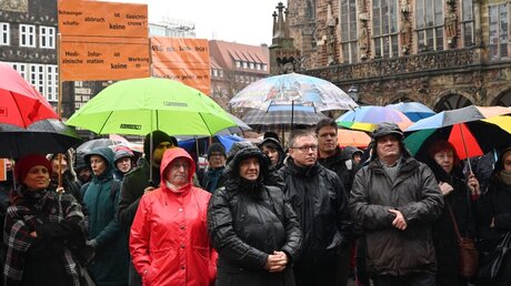 Kundgebung zur Streichung des Paragrafen 219a in Bremen / © Carmen Jaspersen (dpa)