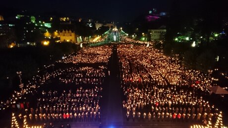 Lichterprozession in Lourdes / © Maren Breitling (KNA)