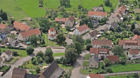 Luftaufnahme von der Gemeinde Böckweiler im Saarland (Stiftung KiBa)