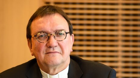 Martin Hein, ehemaliger evangelischer Bischof von Kassel / © Harald Oppitz (KNA)