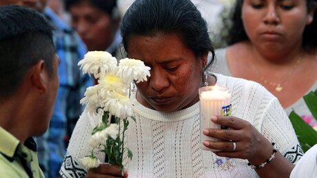 Mexiko: Gedenken für die vermissten Studenten  (dpa)
