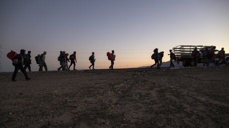 Migranten an US-Grenze / © Rodrigo Abd (dpa)
